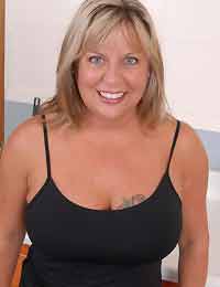 mature horny swingers Henderson